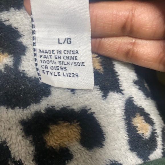 Creme Button Up Blouse - Picture 4 of 4